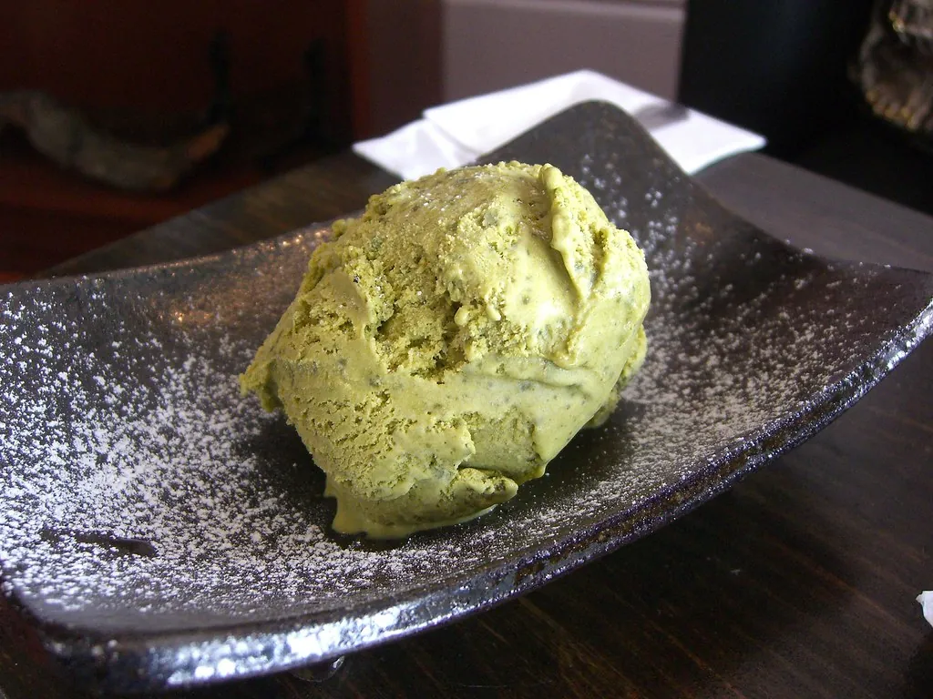 Helado de matcha con aceite de oliva arbequina.
